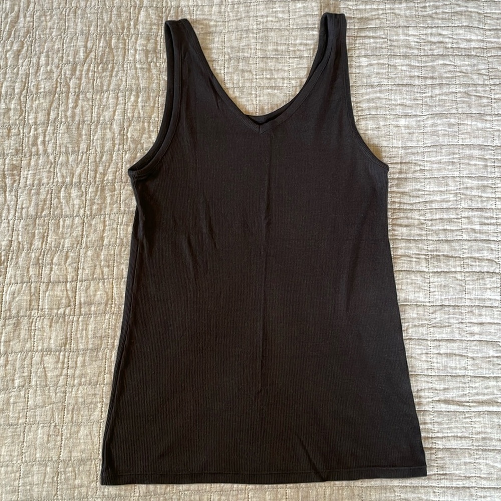 EUC Tommy John Lounge Tank in Black